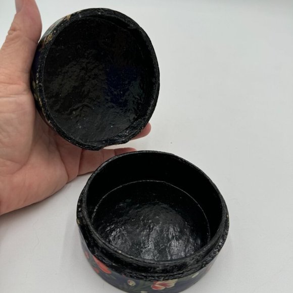Vintage Papier Mache Trinket Box Hand Painted Lacquered Black Pink Floral circle - Picture 7 of 9